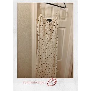 Doesn’t fit anymore, only worn once!